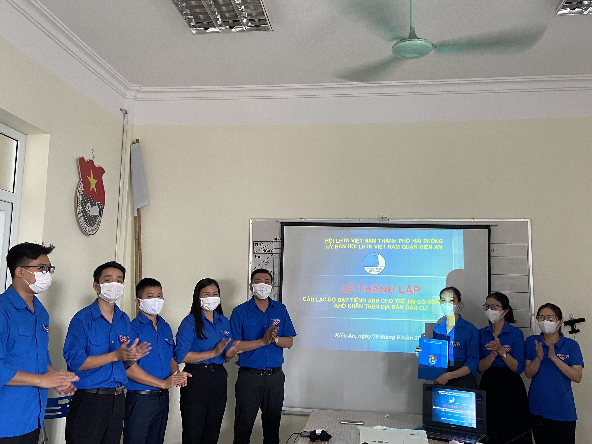 Thành lập Câu lạc bộ dạy Tiếng Anh cho trẻ em có hoàn cảnh khó khăn trên địa bàn dân cư