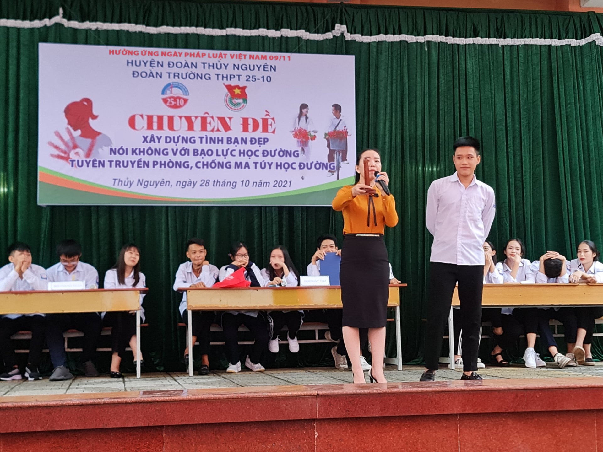 Ban Thường vụ Huyện đoàn Thủy Nguyên chỉ đạo trường THPT 25/10 thực hiện Chuyên đề: "Xây dựng tình bạn đẹp – Nói không với bạo lực học đường; tuyên truyền phòng, chống ma túy học đường"