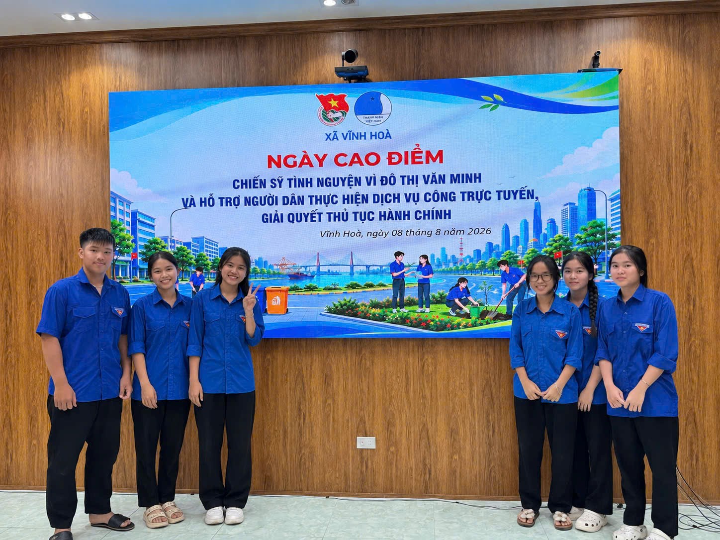 Ngày cao điểm chiến sỹ tình nguyện vì đô thị văn minh và hỗ trợ người dân thực hiện dịch vụ công trực tuyến giải quyết thủ tục hành chính