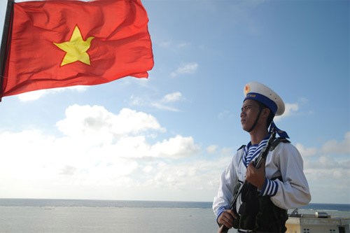 Không thể tách rời giữa bảo vệ độc lập, chủ quyền, thống nhất, toàn vẹn lãnh thổ Tổ quốc với bảo vệ Đảng, Nhà nước và chế độ xã hội chủ nghĩa